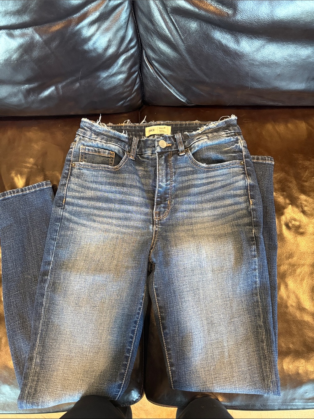 Buckle Women's Light-Mid Blue Skinny Jeans with Frayed Waist